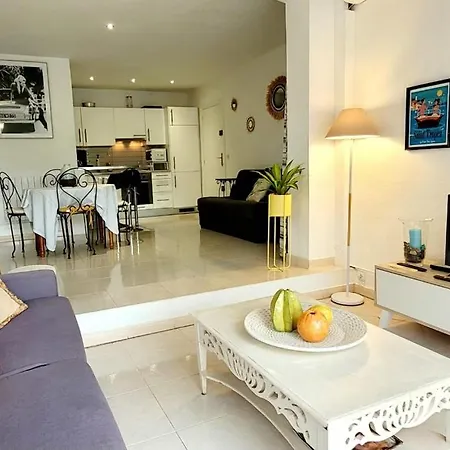 Studio With A Terrace Garden And Pool In Gassin * Saint-Tropez