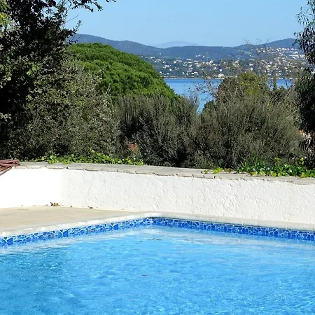 Studio With A Terrace Garden And Pool In Gassin Apartment *