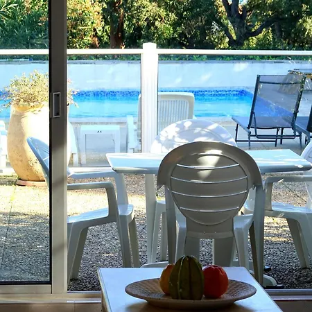 Studio With A Terrace Garden And Pool In Gassin Saint-Tropez